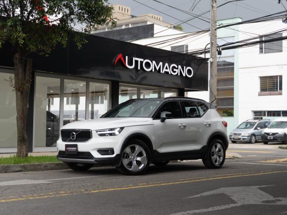Volvo XC40 2.0 t4 Momentum