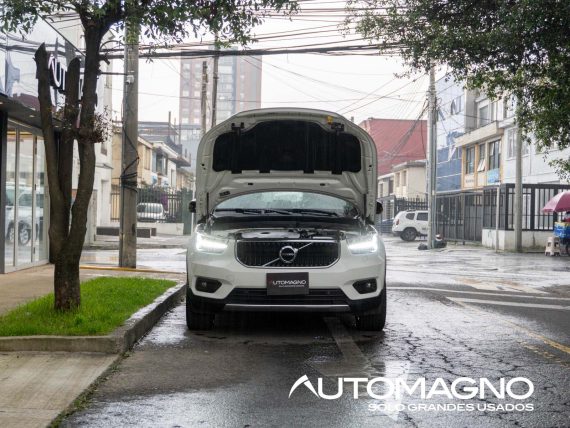 Volvo XC40 2.0 t4 Momentum - Imagen 2