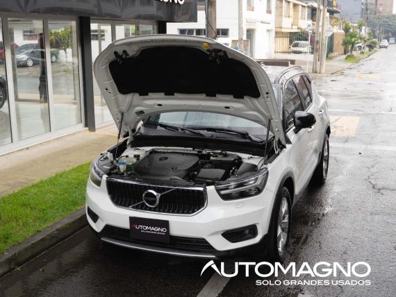 Volvo XC40 2.0 t4 Momentum - Imagen 3