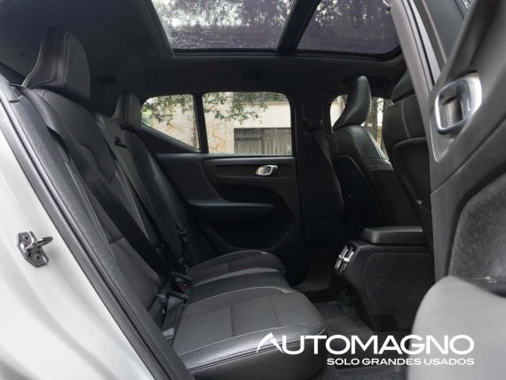 Volvo XC40 2.0 t4 Momentum - Imagen 9