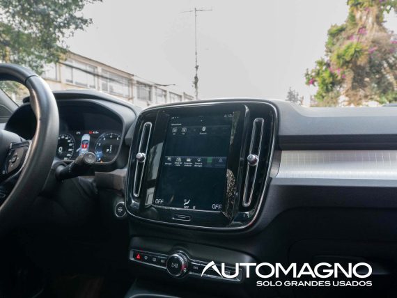 Volvo XC40 2.0 t4 Momentum - Imagen 12