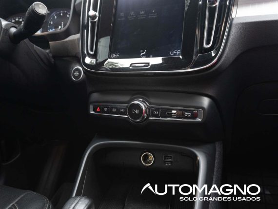 Volvo XC40 2.0 t4 Momentum - Imagen 13