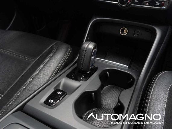 Volvo XC40 2.0 t4 Momentum - Imagen 14