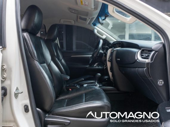 Toyota Fortuner 4x2 - Imagen 10