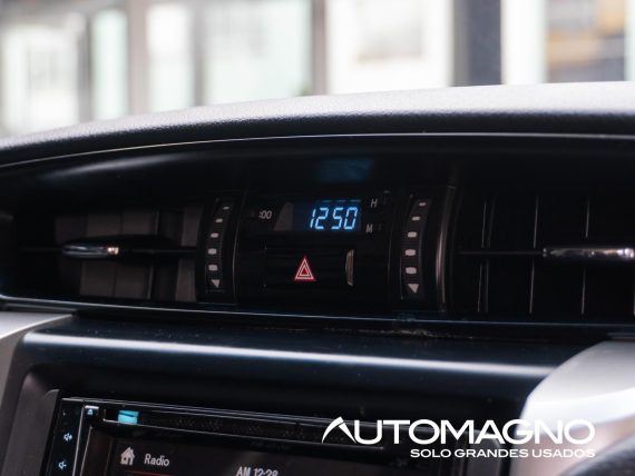 Toyota Fortuner 4x2 - Imagen 12