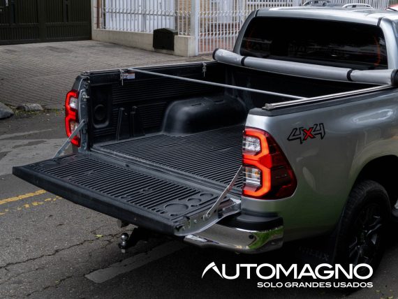 Toyota Hilux 4.0L 4x4 - Imagen 9