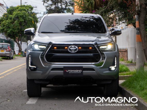 Toyota Hilux 4.0L 4x4 - Imagen 2