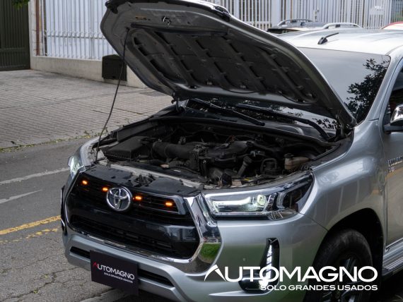 Toyota Hilux 4.0L 4x4 - Imagen 4