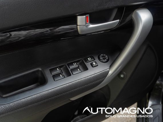 Kia Sorento Natura At 2400 cc 4x4 - Imagen 17